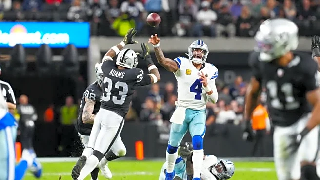 Dak Prescott fires 4 TD passes as Cowboys crush Raiders