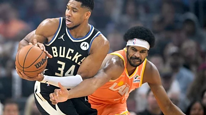NBA roundup: Giannis Antetokounmpo injured in Bucks' loss to Cavs