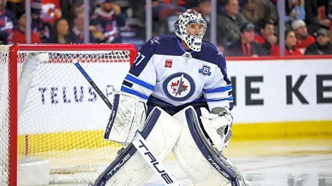 Jets G Connor Hellebuyck (knee) out 4-6 weeks