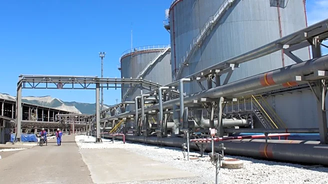 Oil steadies as oversupply concerns vie with Ukraine talks for investor focus