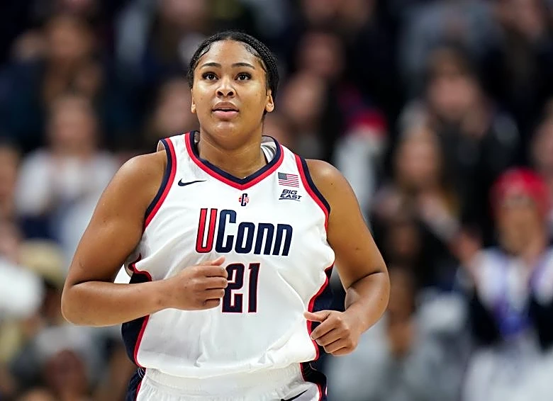 Women’s Top 25 roundup: UConn, South Carolina earn runaway wins