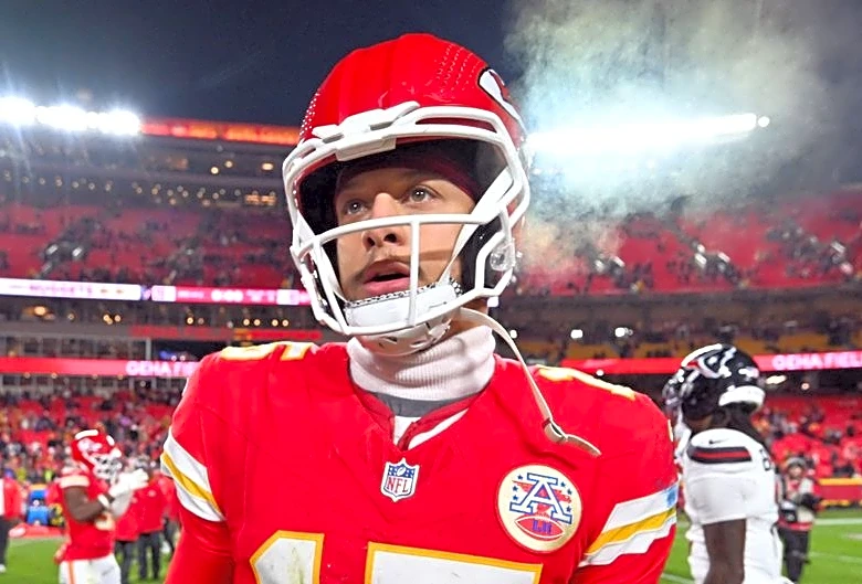 Patrick Mahomes says dwindling playoff odds won't affect Chiefs' fight
