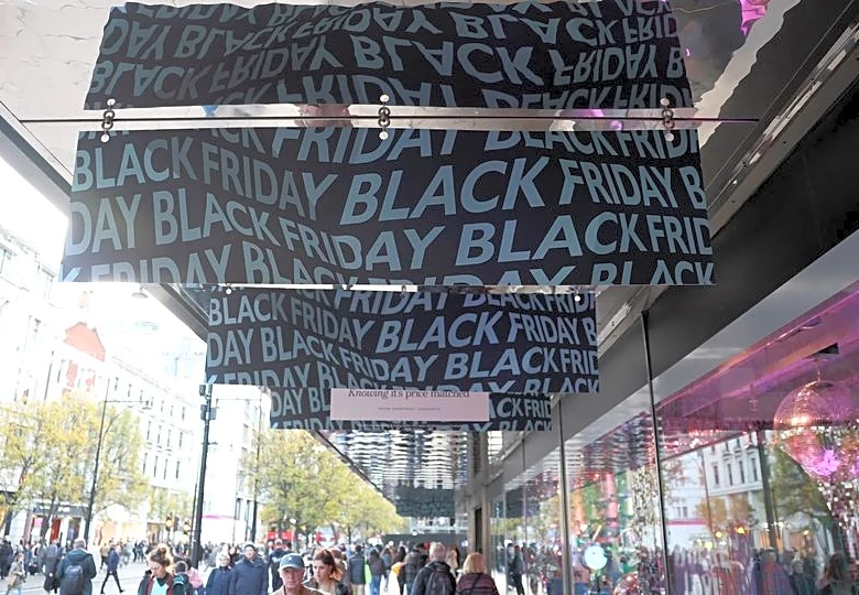 UK consumer spending disappointed in November, surveys show