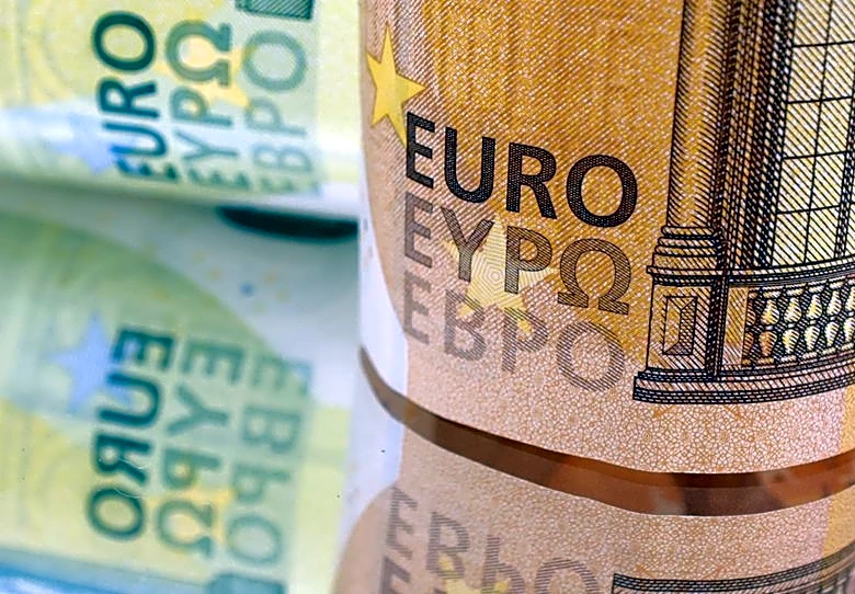 Analysis-Euro's hidden strength could muddy the ECB's 'good place'