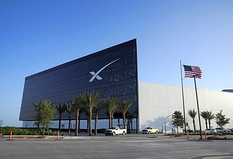 SpaceX to pursue 2026 IPO raising above $30 billion, Bloomberg News reports