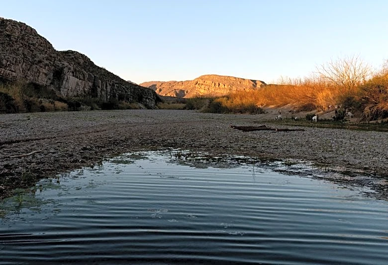 Mexico's Sheinbaum aims for US water deal amid Trump tariff warning