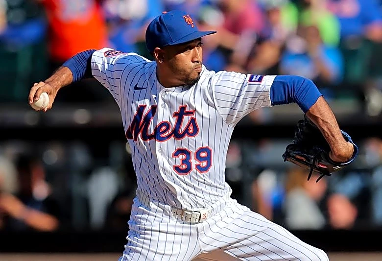 Baseball-Mets fans fume as closer Diaz reaches deal with Dodgers