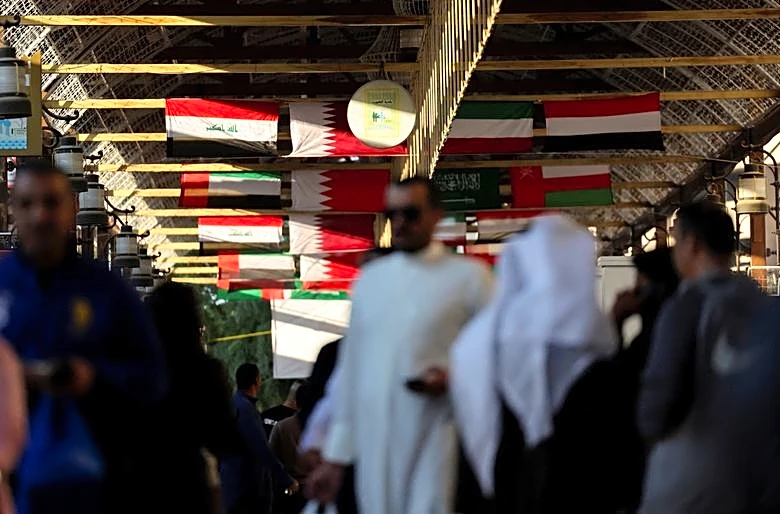 Analysis-Asian investors flock to Gulf debt in hunt for yield and growth