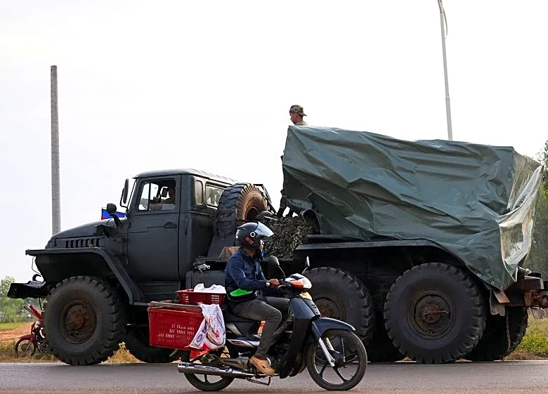 Trump says to make phone call to stop Thai-Cambodia fighting