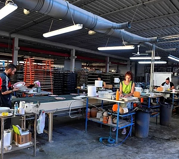 Italy industry output falls more than expected as economy struggles