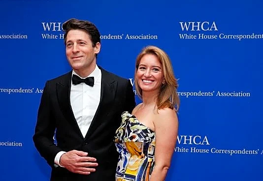 Tony Dokoupil named 'CBS Evening News' anchor in Weiss' network revamp