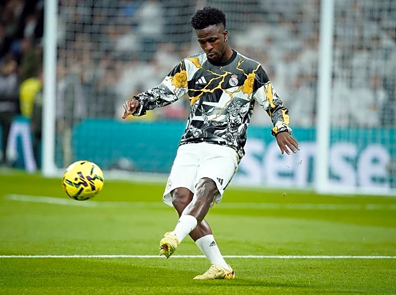 Soccer-Saudi club chief says Salah a poor fit, urges league to target Vinicius Jr