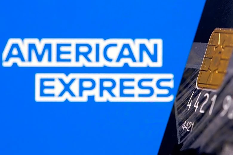 US consumer spending on AmEx cards rose 9% over Thanksgiving holiday week, CEO says