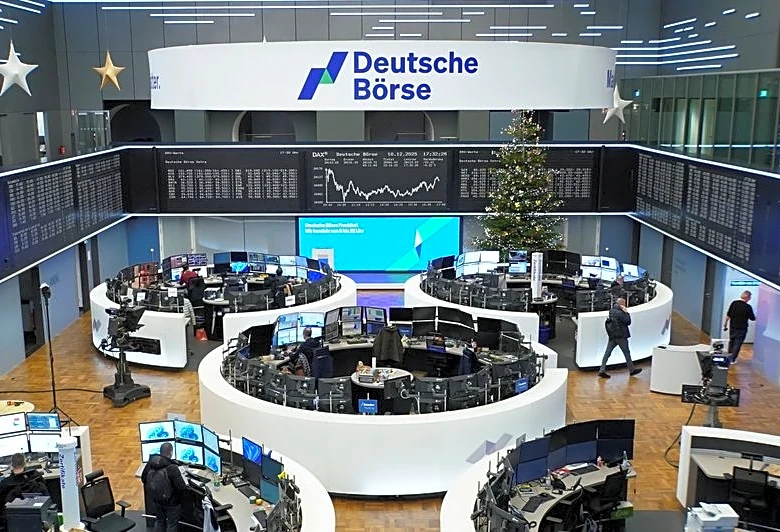 European shares edged lower as tech declines outweigh Fed relief