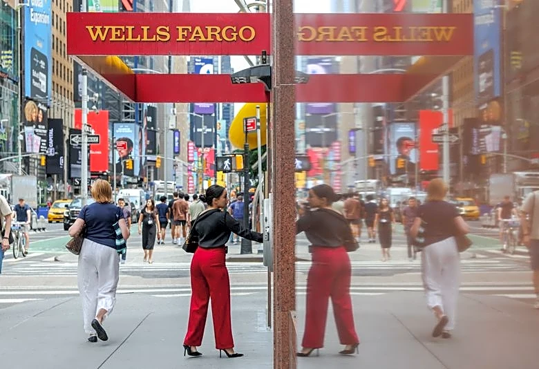 Wells Fargo hiring spree fuels investment banking ambitions