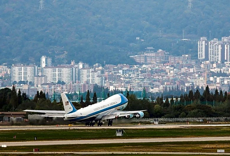 US president's new Air Force One jet from Boeing delayed again