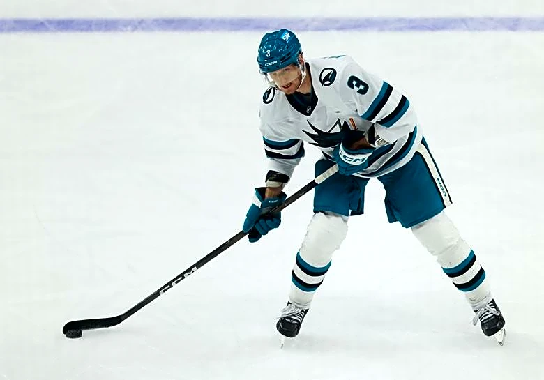 NHL roundup: Sharks stun Penguins with huge comeback