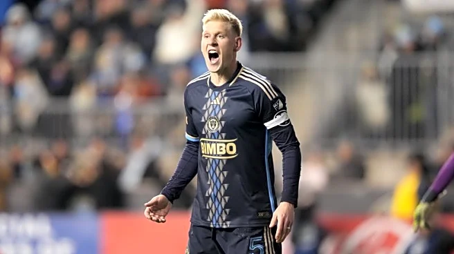 Galaxy acquire D Jakob Glesnes from Union