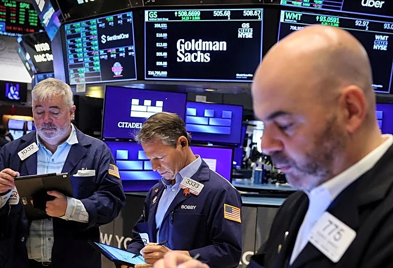 Morning Bid: Jobs news, AI blues and falling oil