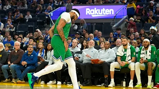 Mavericks F Anthony Davis (groin) exits game vs. Warriors