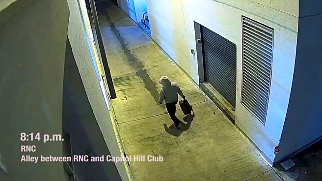 US judge orders man accused of planting pipe bombs in Washington to remain in custody