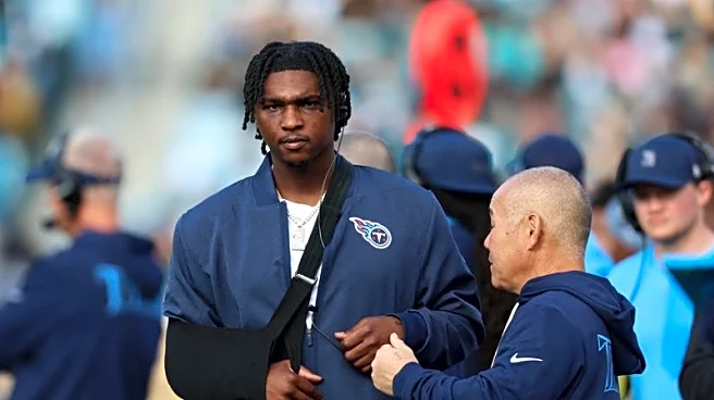 Titans QB Cam Ward closes out rookie season with shoulder injury vs. Jags