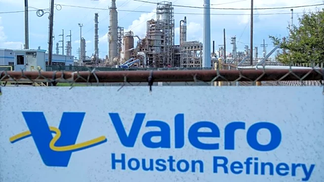 Analysis-Venezuelan oil would boost US refiners, hurt Canadian producers