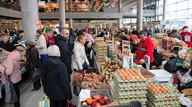 Euro zone consumer inflation expectations hold steady