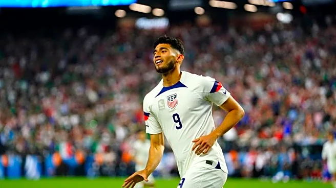 US striker Ricardo Pepi suffers broken arm in Dutch league