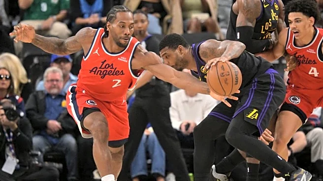 Kawhi Leonard stars in return as Clippers down Lakers