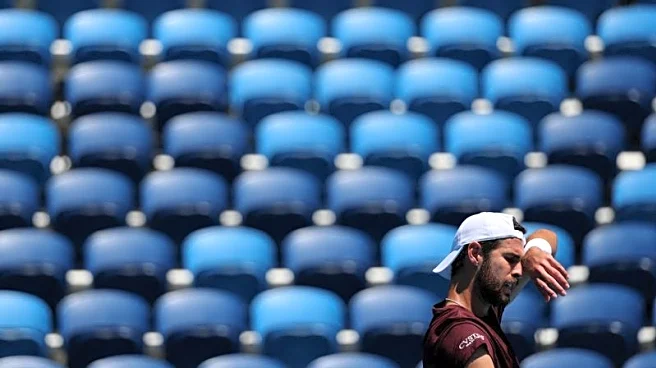 Tennis-Players, fans brace for extreme heat at Australian Open