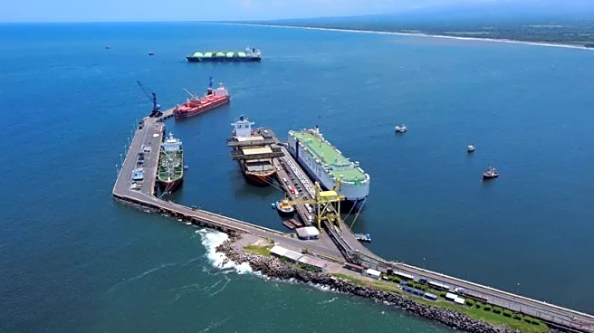 El Salvador signs trade agreement with US