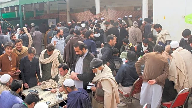 Thousands flee northwest Pakistan after mosques warn of possible military action