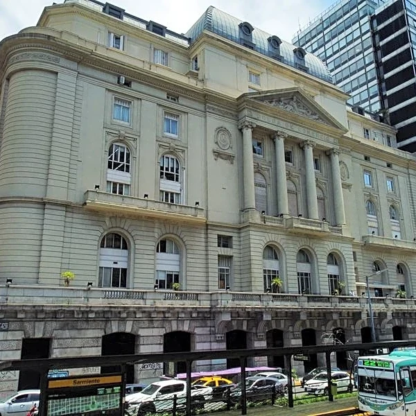 Tension over inflationary data casts shadow over Argentine financial market