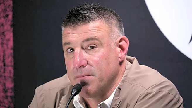 Patriots' Mike Vrabel calls Robert Kraft missing Hall of Fame 'unfortunate'