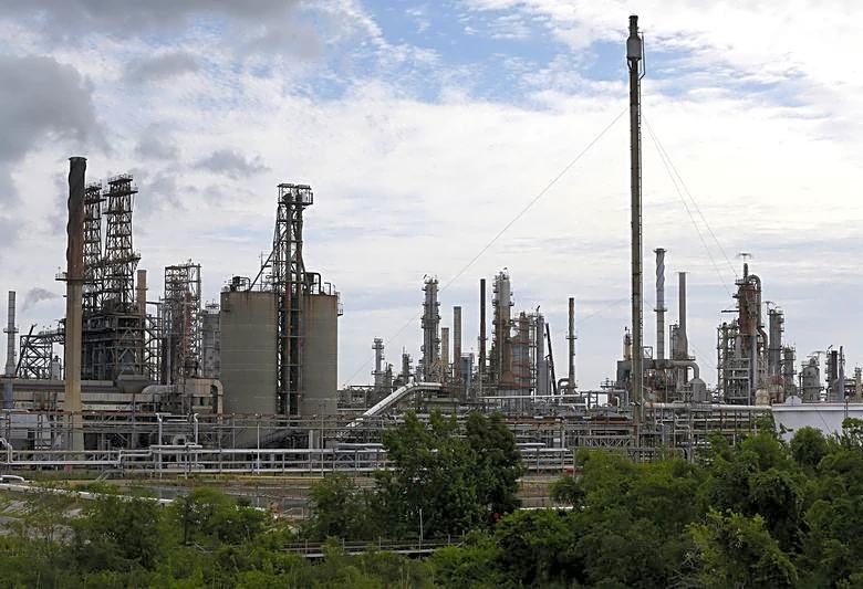 Refiner Phillips 66 beats quarterly profit estimates as margins rebound