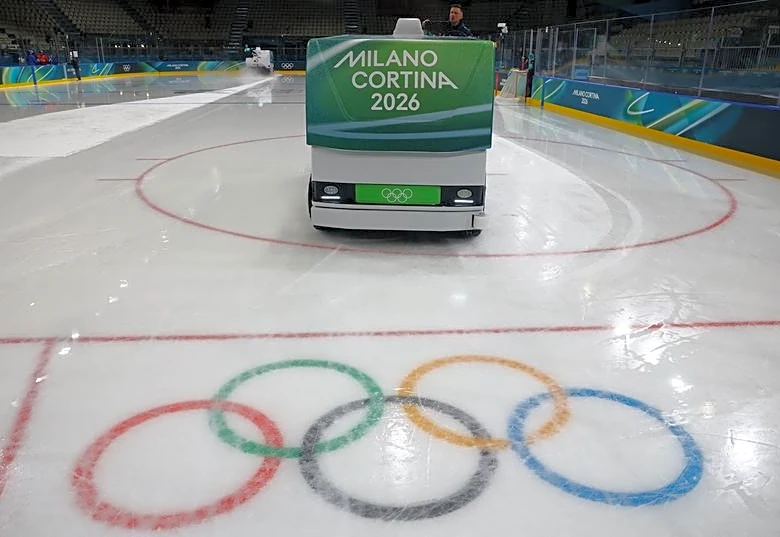 Olympics-Ice hockey-A league of their own will elevate women's hockey, says Hefford