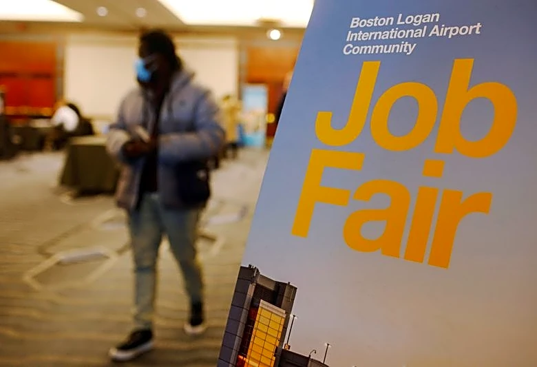 US private payrolls increase modestly in January amid manufacturing job losses