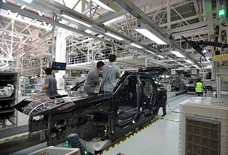 Chinese EV maker Nio expects to post first adjusted operating profit