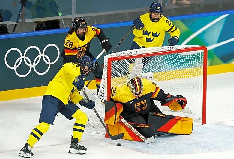 Olympics-Ice hockey-Sweden beat Germany 4-1 in women's opener