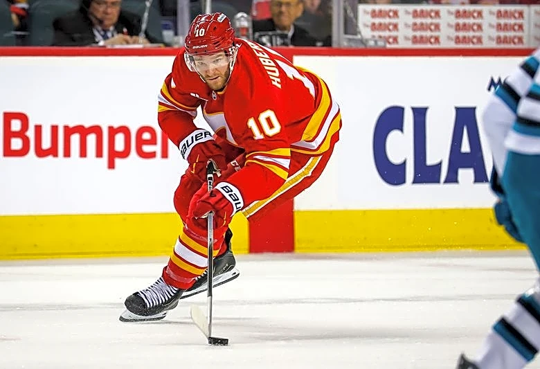 Flames' Jonathan Huberdeau to have season-ending hip surgery