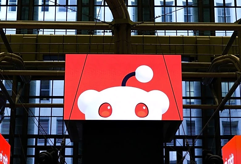 Reddit forecasts revenue above estimates as AI fuels ad sales