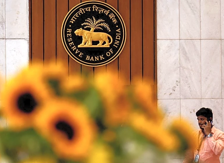 India central bank holds policy rate, as expected