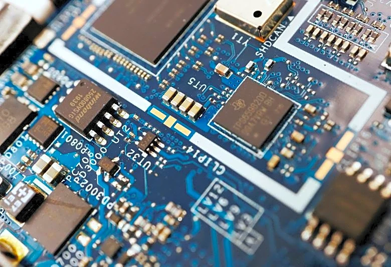 Global chip sales expected to hit $1 trillion this year, industry group says