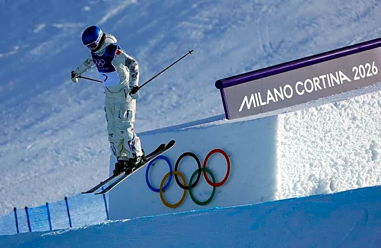 Olympics-Freestyle skiing-Gu blends dragon power with China’s porcelain palette for slopestyle suit