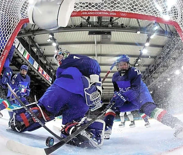 Olympics-Ice Hockey-Italy into quarters with nervy win over Japan