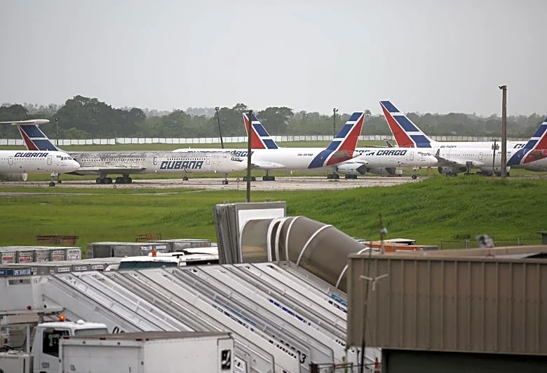 Cuba warns airlines it will run out of jet fuel