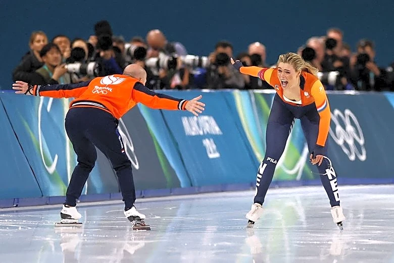 Olympics-Speed skating-Netherlands' Leerdam channels expectations to win gold