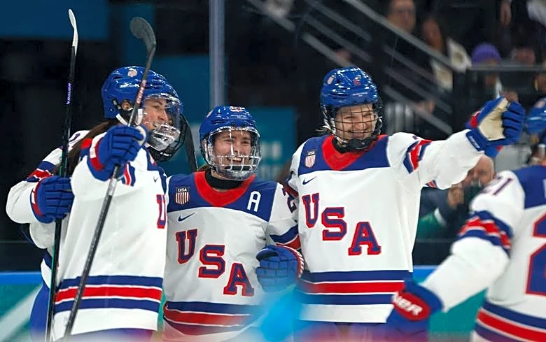 Olympics-Ice hockey-US, Canada group stage meeting promises intensity in Milan
