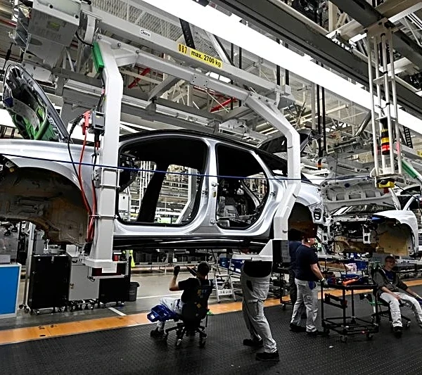 German auto industry in 'crisis' as investments, jobs move abroad, lobby says